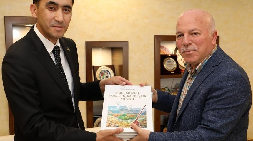 T&uuml;rkmenistan heyetinden Başkan Sekmen&rsquo;e ziyaret