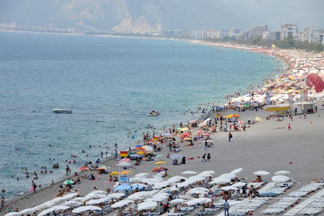 Antalya'nın denizi, havasından sıcak