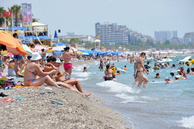 Antalya'nın denizi, havasından sıcak