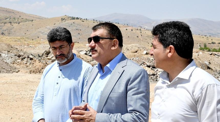 TOKİ b&ouml;lgesinde 50 metre genişliğinde yeni yol a&ccedil;ılıyor