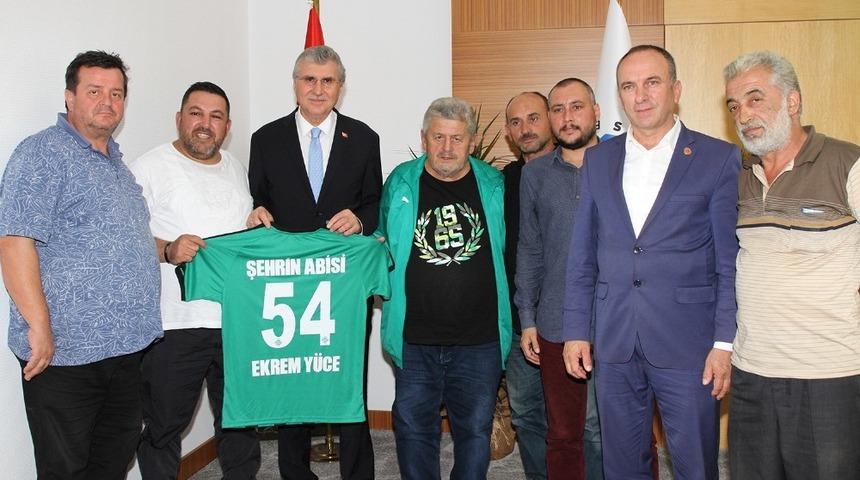 Başkan Y&uuml;ce: &ldquo;Hep birlikte Sakaryaspor&rsquo;un etrafında kenetleneceğiz&rdquo;
