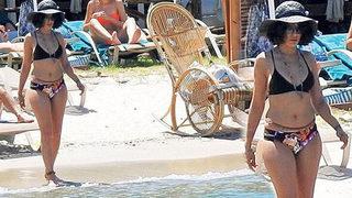 Selin Şekerci bikinili haliyle olay olunca kendi paylaştı