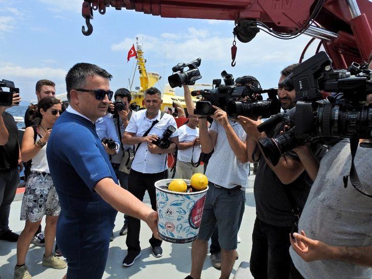Bakan Pakdemirli, Çeşme’de hayalet ağlar için daldı G3