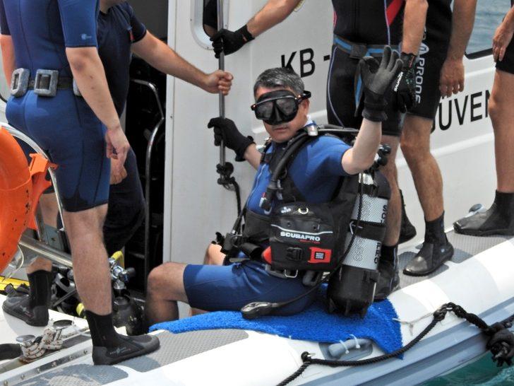 Bakan Pakdemirli, Çeşme’de hayalet ağlar için daldı G4