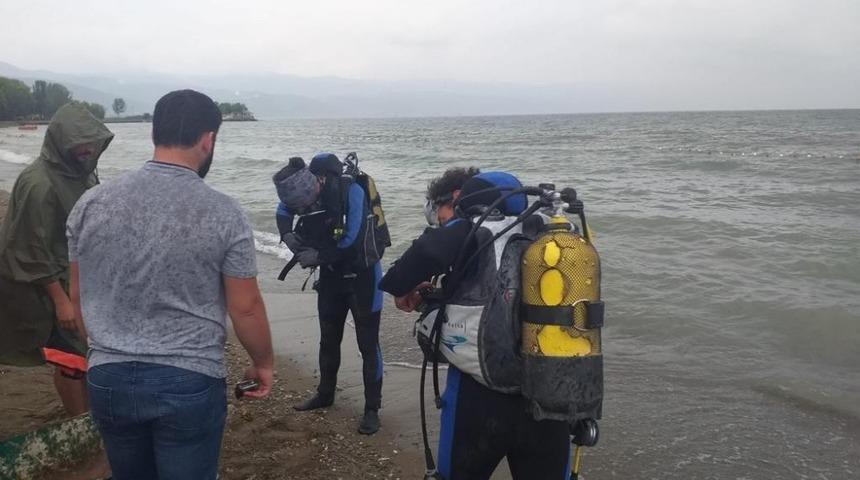 İznik gölünde heyecan veren ihbar, ekipleri harekete geçirdi