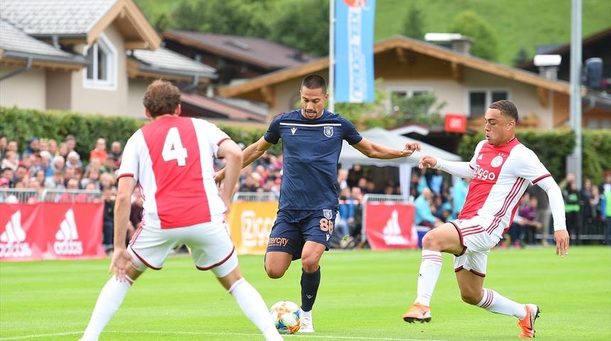 Ajax 2 - 1 Başakşehir