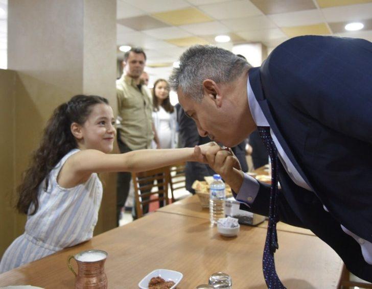 Şehit yakınları ve gaziler onuruna yemek verildi G4