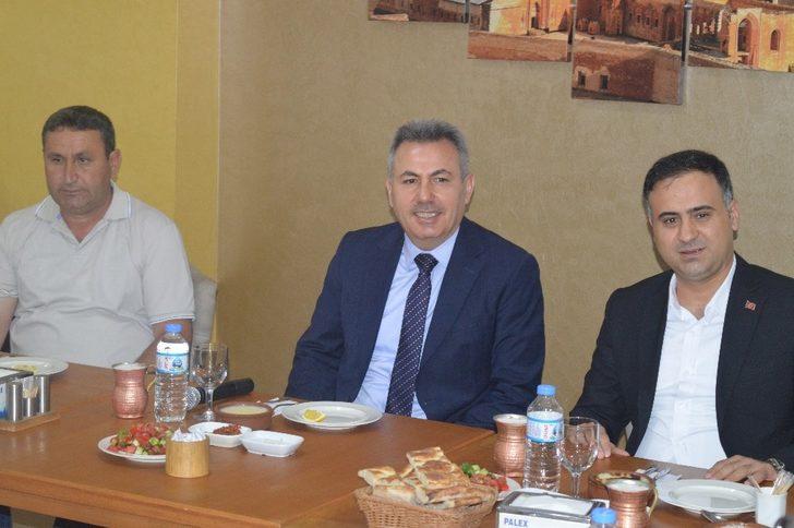 Şehit yakınları ve gaziler onuruna yemek verildi G5