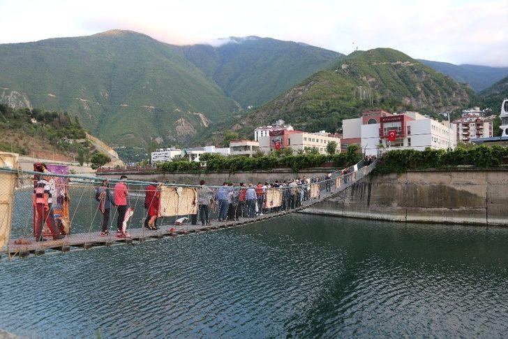 Asma Köprüde 15 Temmuz Şehitleri Temalı Resim Sergisi G5