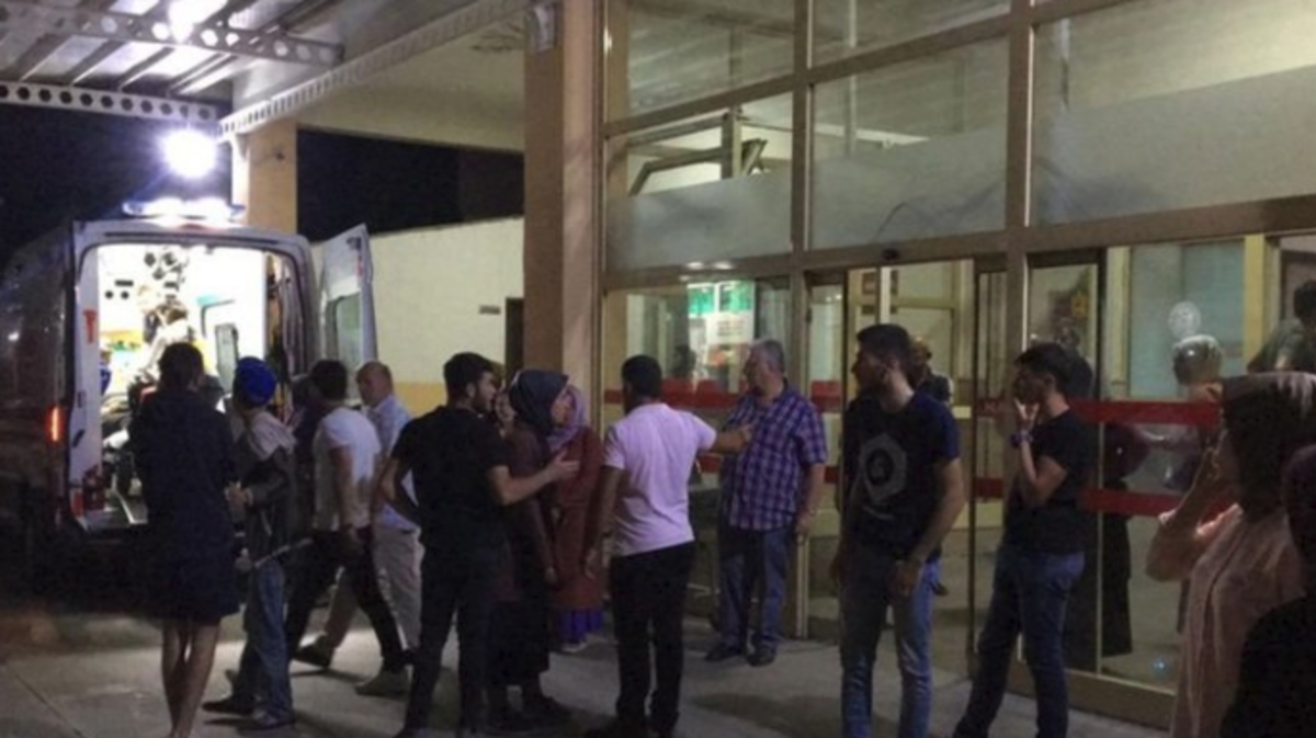 Rize'de d&uuml;ğ&uuml;n yemeğinden 115 kişi zehirlendi