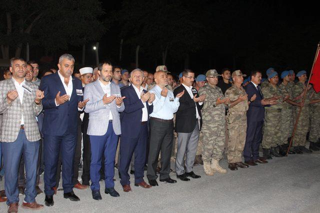 Hakkari'de şehit olan askerler törenle memleketlerine uğurlandı