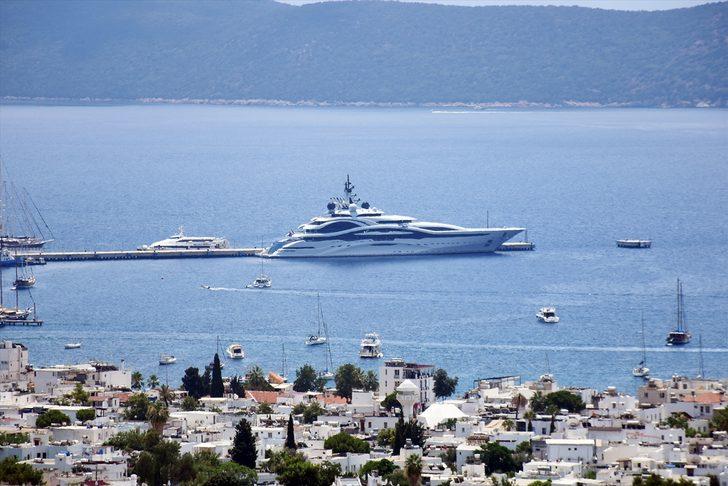 Görenler telefonuna sarıldı! Bu yatta sadece 36 kişinin kalmasına izin veriliyor G1