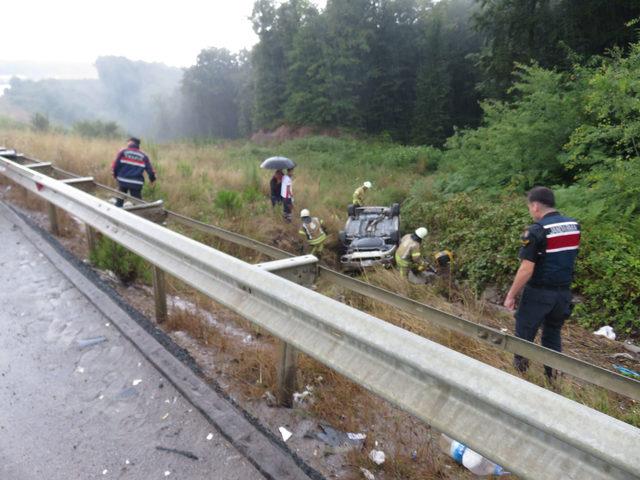 Şile Yolu'nda araç şarampole yuvarlandı (1) 