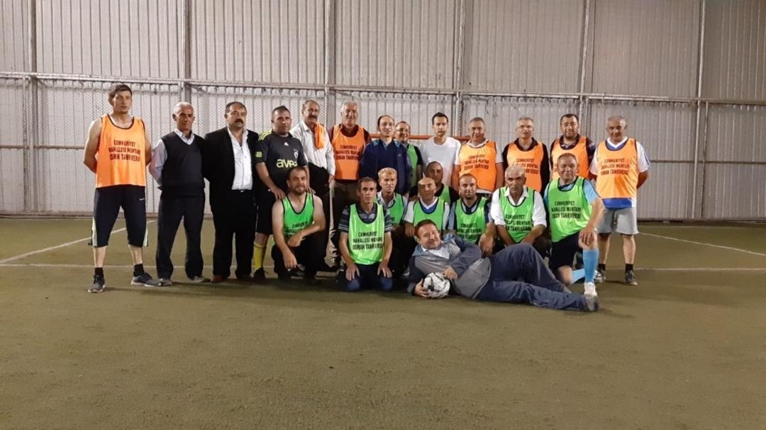 Muhtarlar 15 Temmuz şehitleri anısına sahaya &ccedil;ıktı