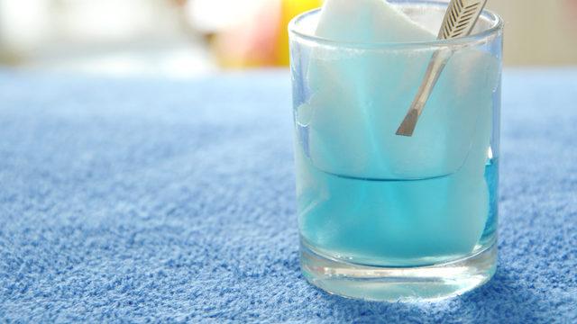 Sivilceleri kurutuyor, dişleri beyazlatıyor! Oksijenli su bakın daha neler yapıyor?