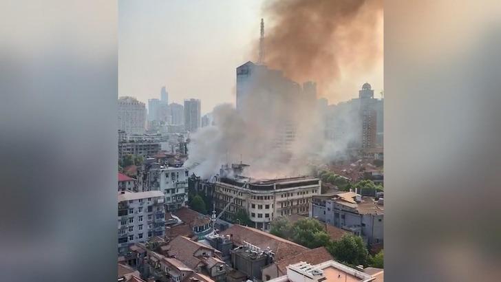 Çin'de 100 yıllık otel cayır cayır yandı! G5