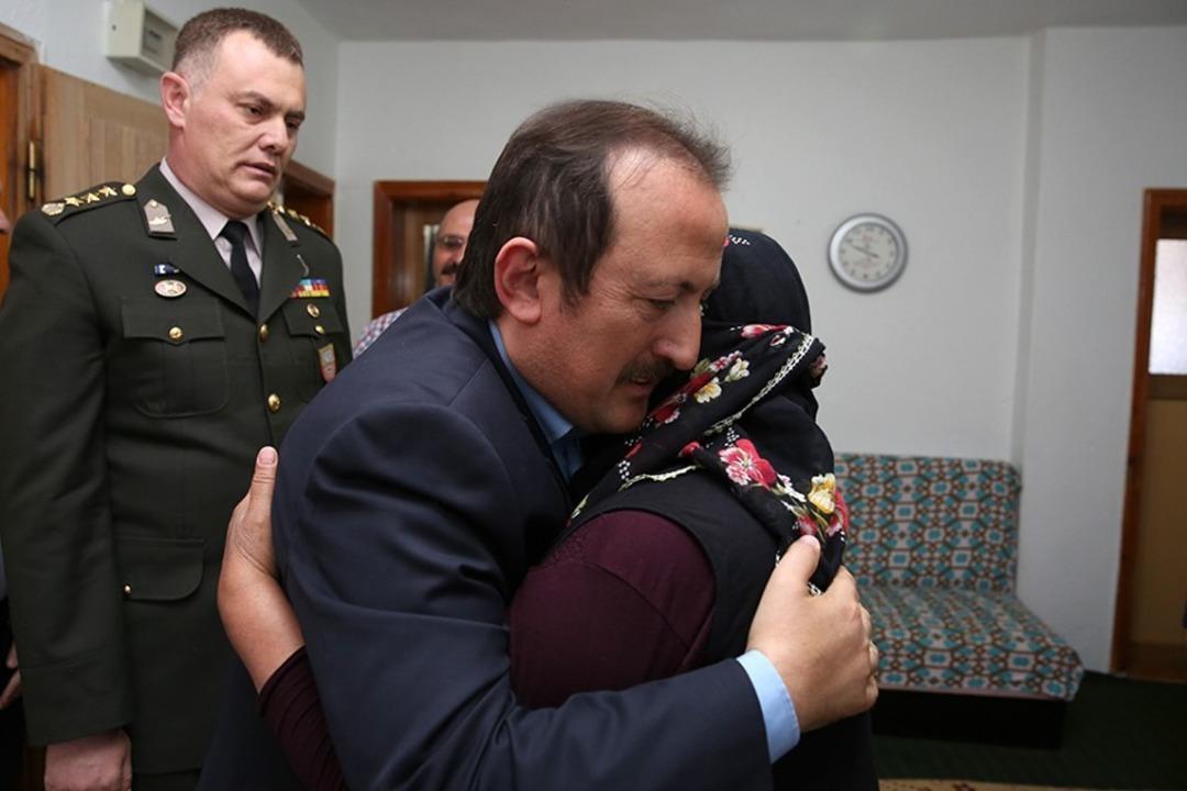 Vali Ali Hamza Pehlivan şehit aileleri ve gazileri ziyaret etti