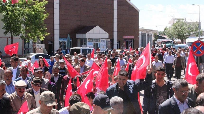 Çıldır’da Demokrasi Yürüyüşü