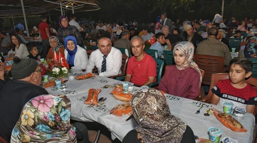 Şehit Ailelere onuruna yemek verildi