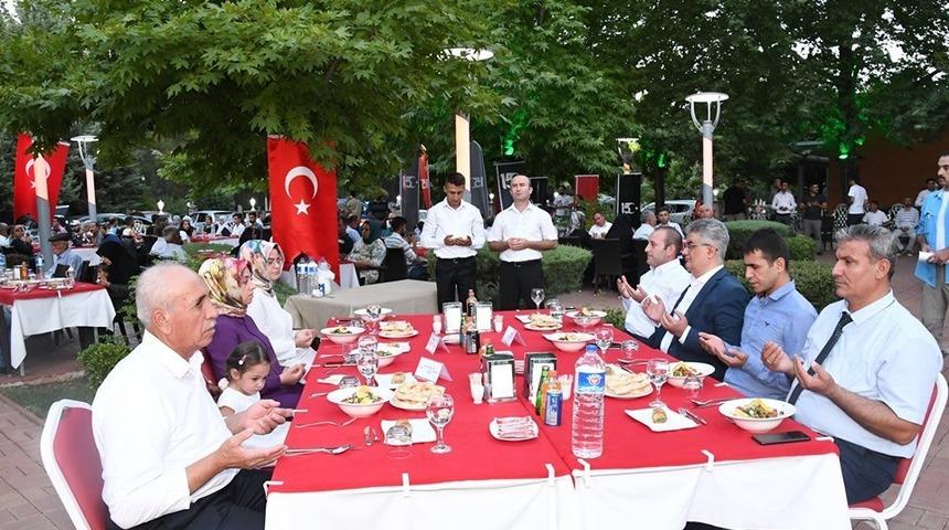 Şehit aileleri ve gaziler 15 Temmuz yemeğinde buluştu