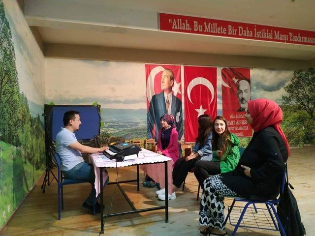 Gedizli 7 öğrenci, Ahmet Yakupoğlu Güzel Sanatlar Lisesi’nde