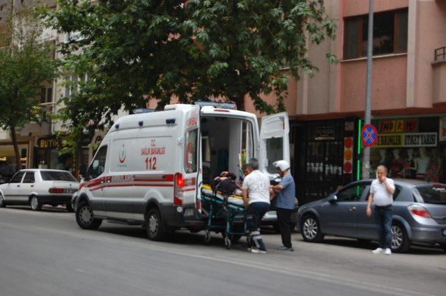 (Özel) Kaskı kendine taktı, eşi canından oluyordu