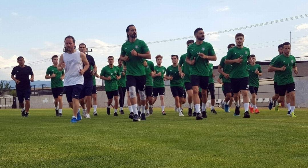 Nazilli Belediyespor topbaşı yaptı