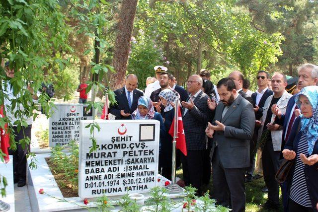 Yalova’da şehitler mezarları başında anıldı