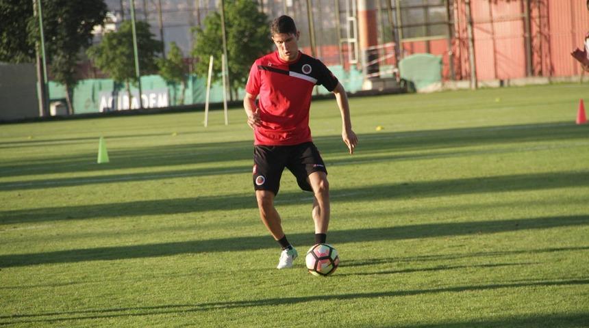 Fenerbah&ccedil;e, Gen&ccedil;lerbirliği'nden Yıldırım Mert &Ccedil;etin'i bitirmek &uuml;zere