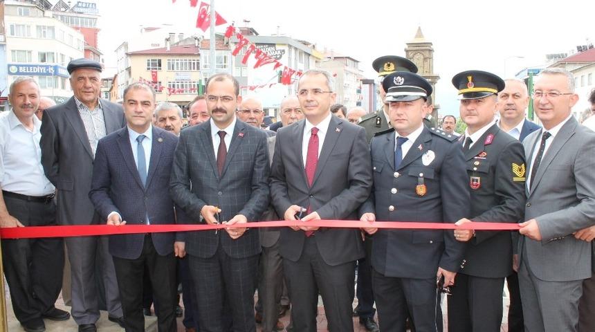 Tosya&rsquo;da 15 Temmuz Resim Sergisi a&ccedil;ıldı