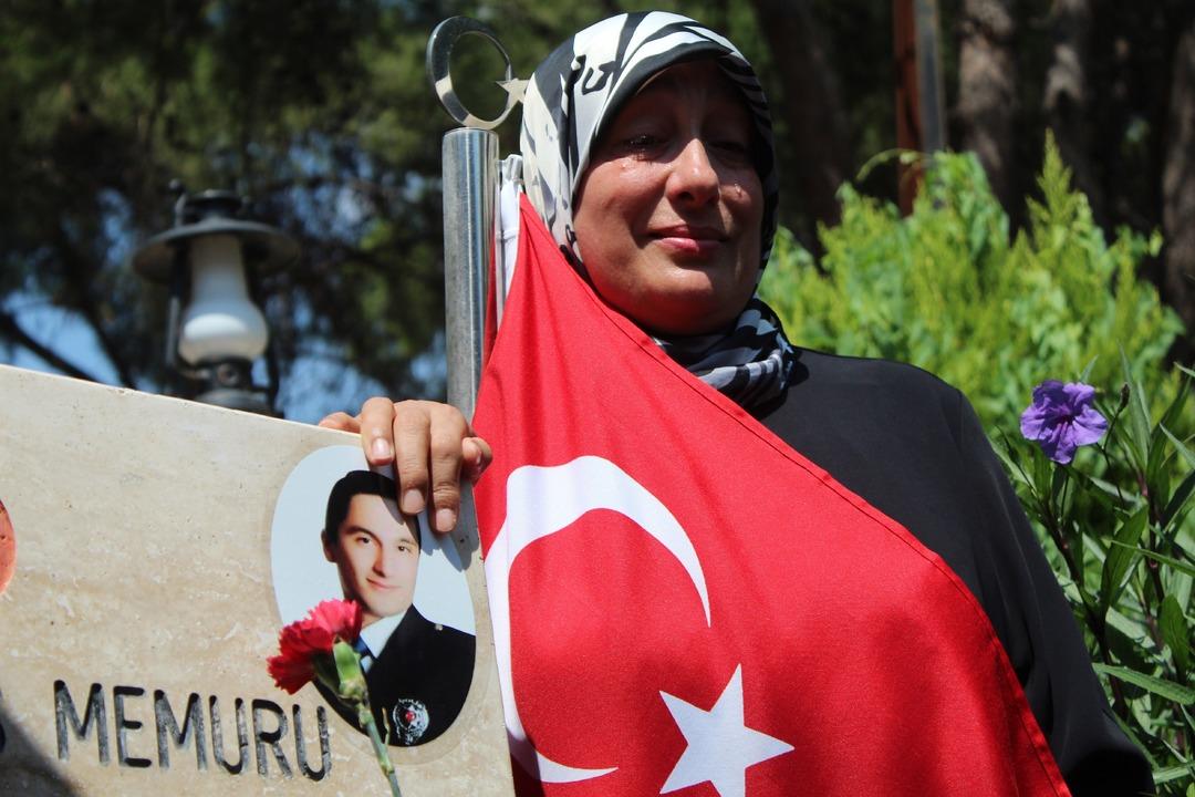 15 Temmuz şehidinin annesi g&ouml;zyaşları i&ccedil;inde anlattı: Sadece 1 kez r&uuml;yamda g&ouml;rd&uuml;m...