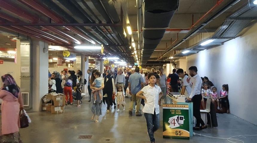 &Ccedil;ılgın indirimli depo g&uuml;nlerine yoğun ilgi