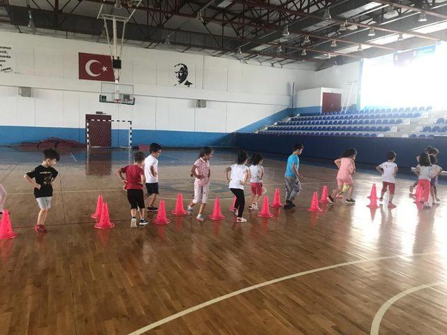 Miniklere spor keyfi