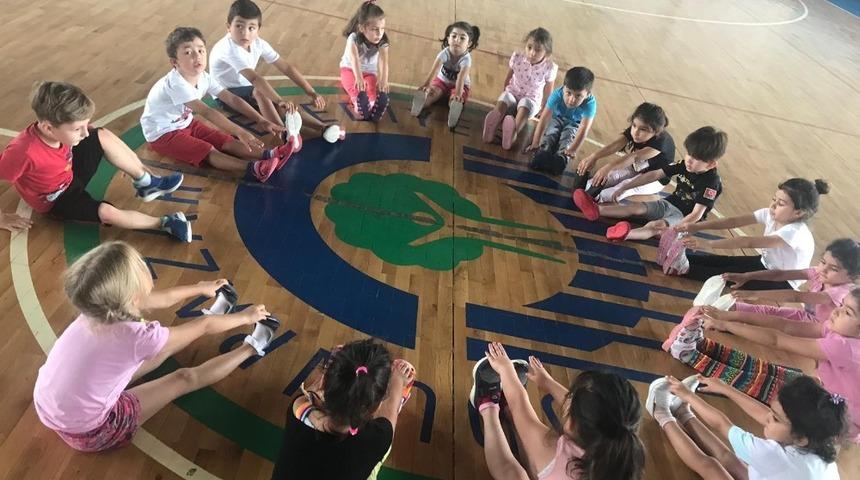 Miniklere spor keyfi