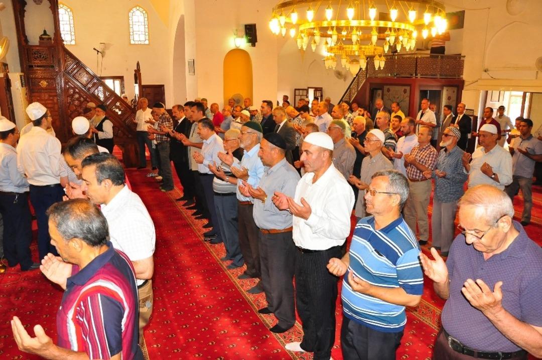 Manisa&rsquo;da 15 Temmuz şehitleri anısına mevlit okutuldu