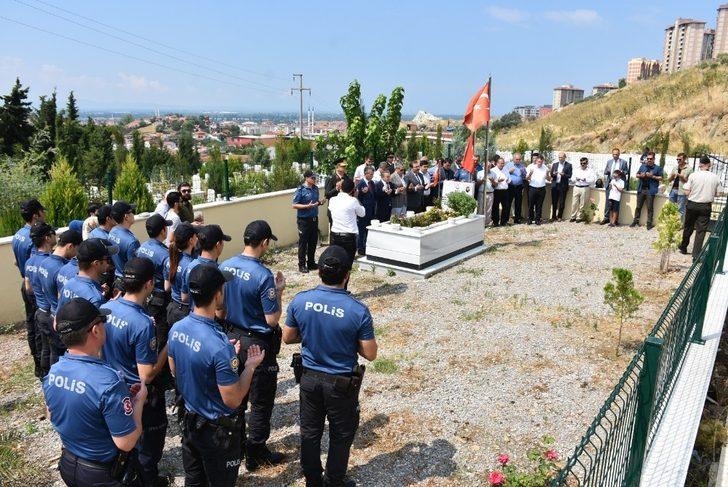 15 Temmuz Milli Birlik ve Demokrası Günü etkinlikleri şehitlik ziyareti ile başladı G1