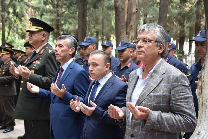 15 Temmuz Milli Birlik ve Demokrası Günü etkinlikleri şehitlik ziyareti ile başladı G5