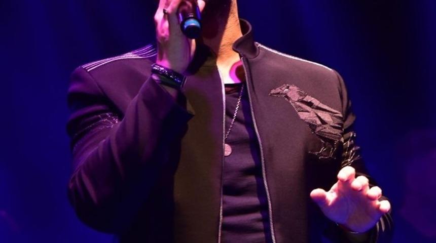 Bilecikliler &Ouml;zg&uuml;n konseri ile keyifli bir gece yaşadı