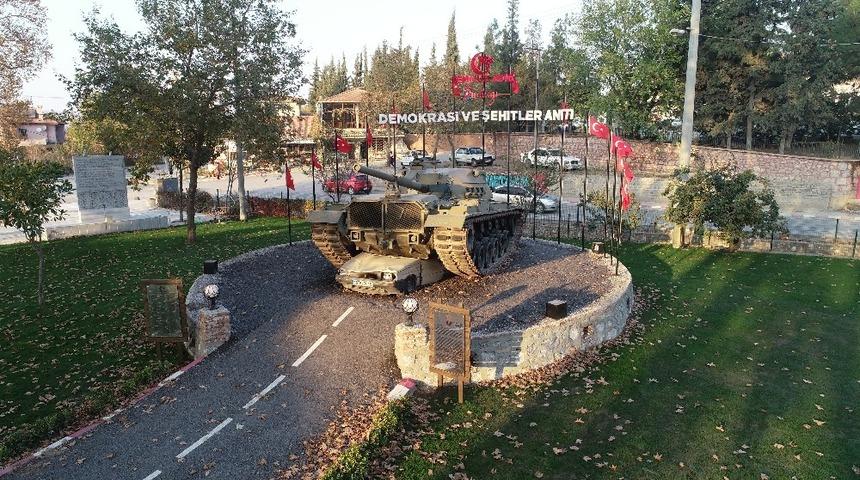 15 Temmuz Demokrasi ve Şehitler Anıtına ziyaret&ccedil;i akını