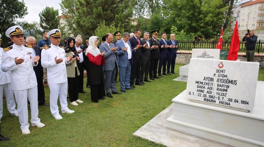 Bartın&rsquo;da şehitlik ziyareti