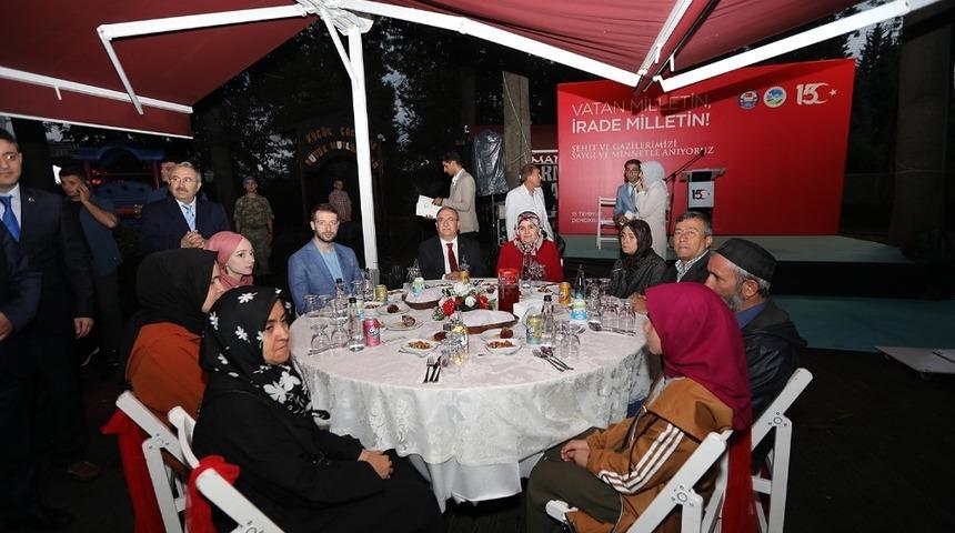 Başkan Y&uuml;ce: &ldquo;Vatanına ve bayrağına sevdalı bir milletiz&rdquo;