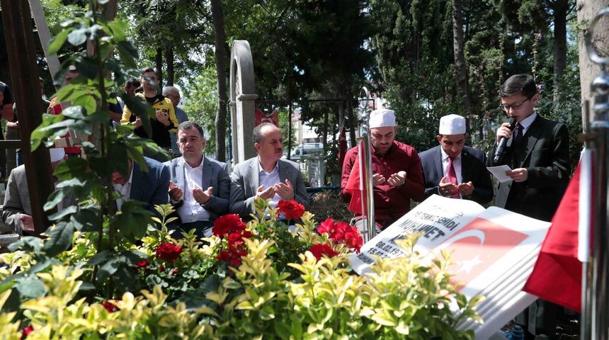 Bağcılar'daki 15 Temmuz şehitleri kabirleri başında anıldı