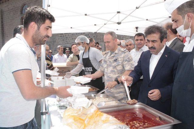 Diyarbakır’da 15 Temmuz şehitleri için mevlit okutuldu