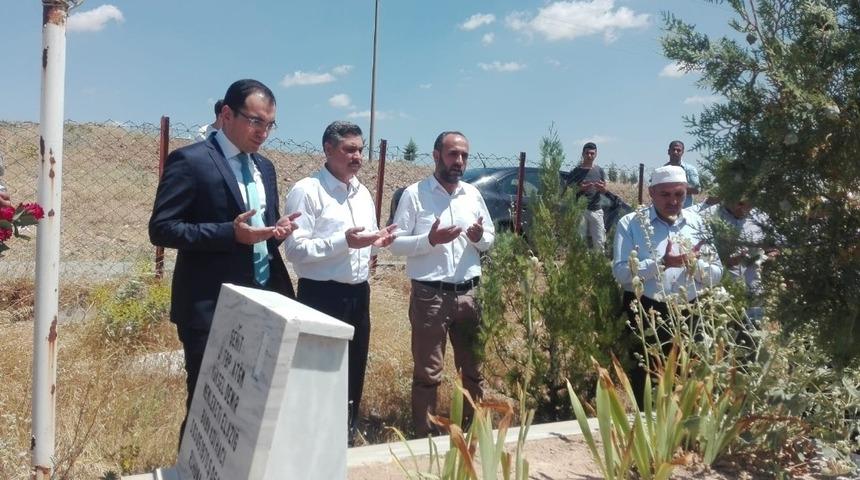 Kovancılar&rsquo;da şehit kabirleri ziyaret edildi, mevlit okutuldu