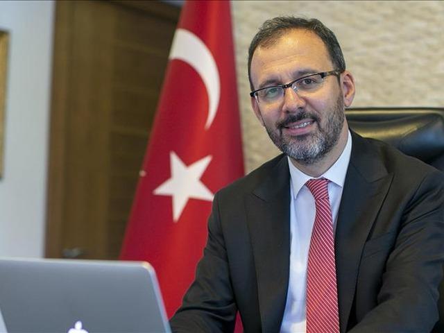 Bakan Kasapoğlu’ndan milli atletlere tebrik mesajı