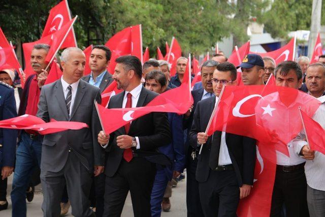 Sivrihisar’da 15 Temmuz Demokrasi ve Milli Birlik yürüyüşü