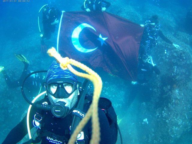 15 Temmuz’u su altında andılar