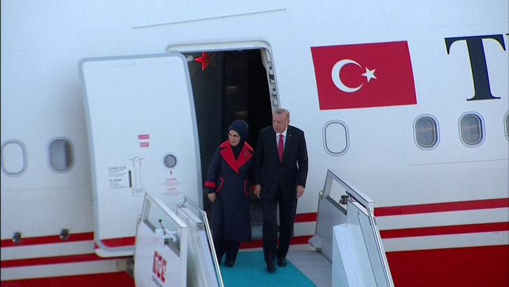 Vatandaşlar 15 Temmuz anma töreni için Atatürk Havalimanı'na akın etti G1