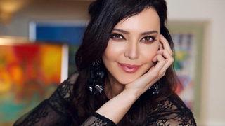 Hande Ataizi'den bikinili paylaşım