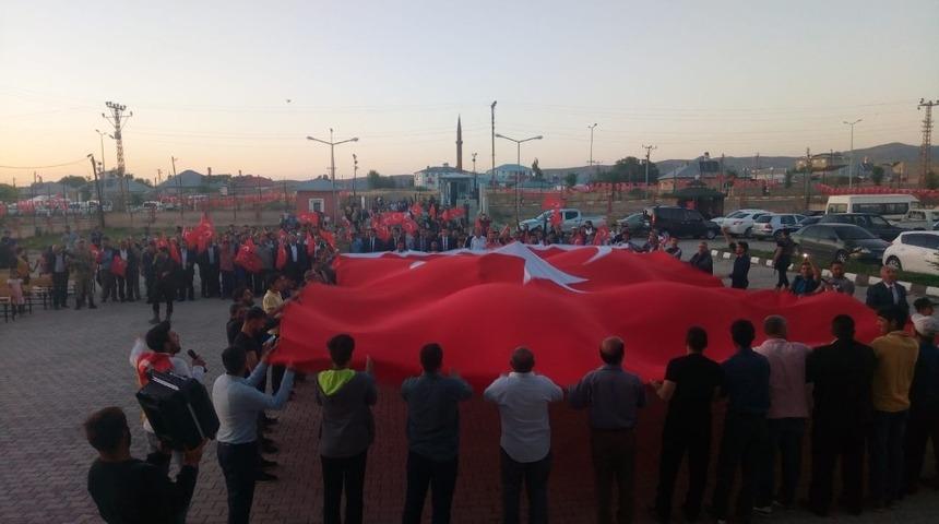 Saray’da Demokrasi ve Milli Birlik Günü utlandı